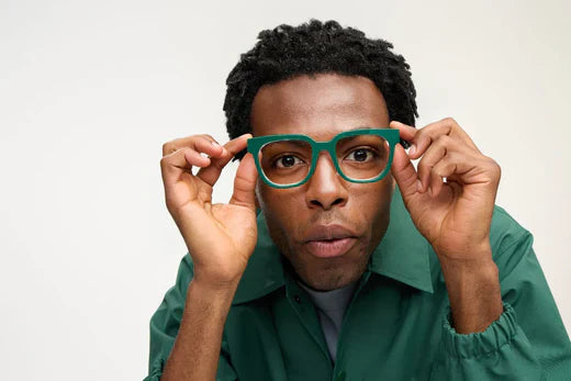 How To Look Good With Glasses: 10 Ways To Style