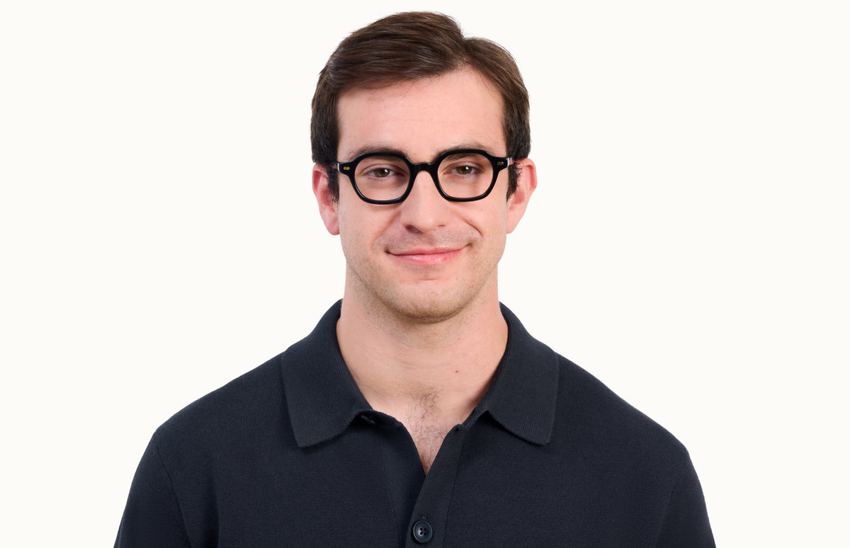 The Verne - LifeStyle 1 - Pair Eyewear