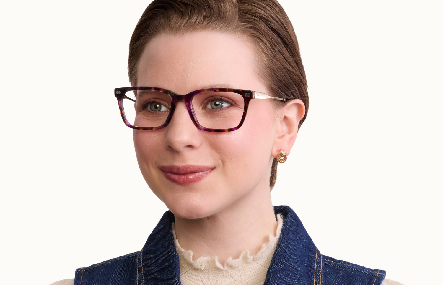 The Wanda - LifeStyle 2 - Pair Eyewear