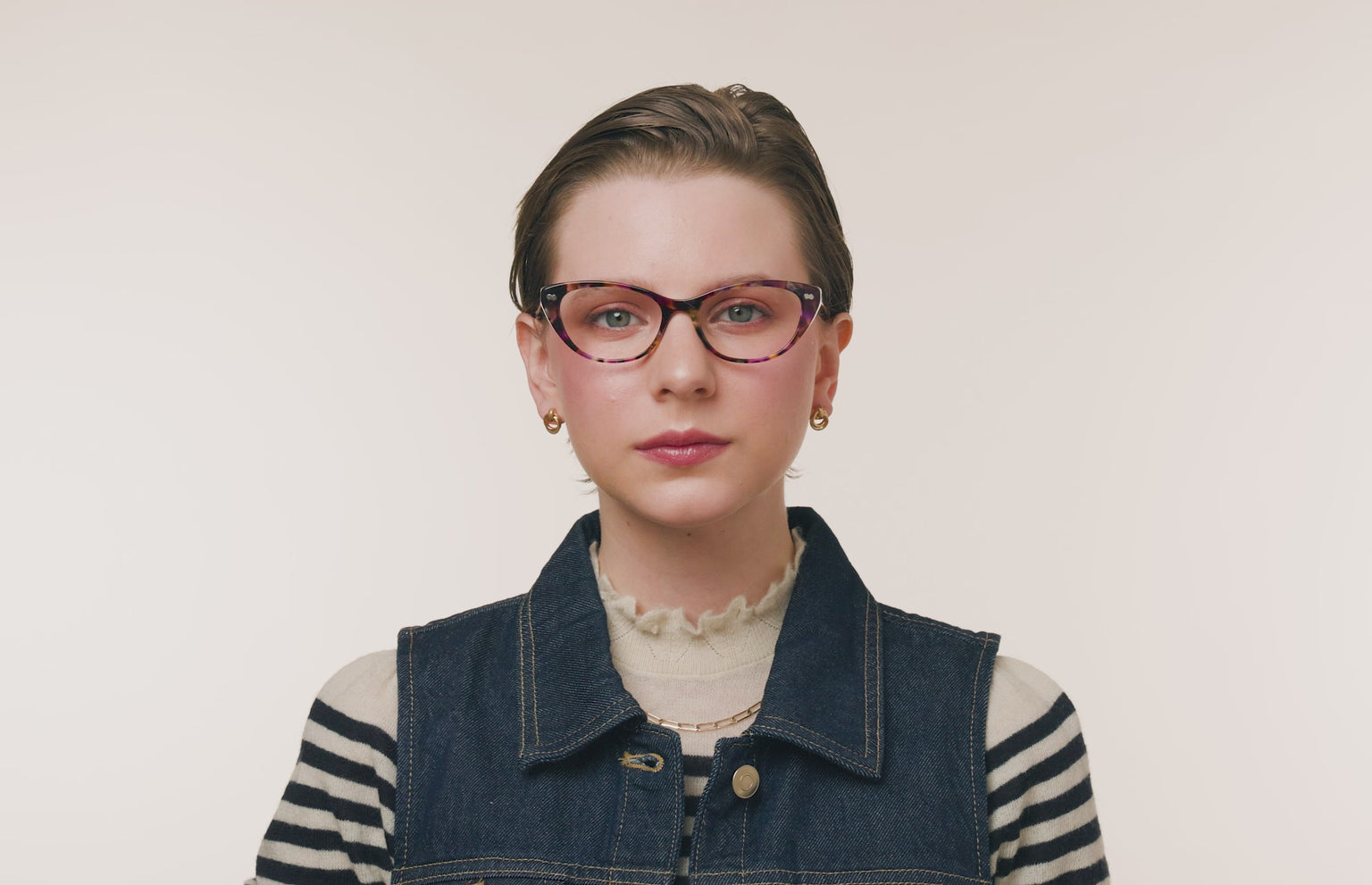 The ella - LifeStyle Thumbnail 3 - Pair Eyewear