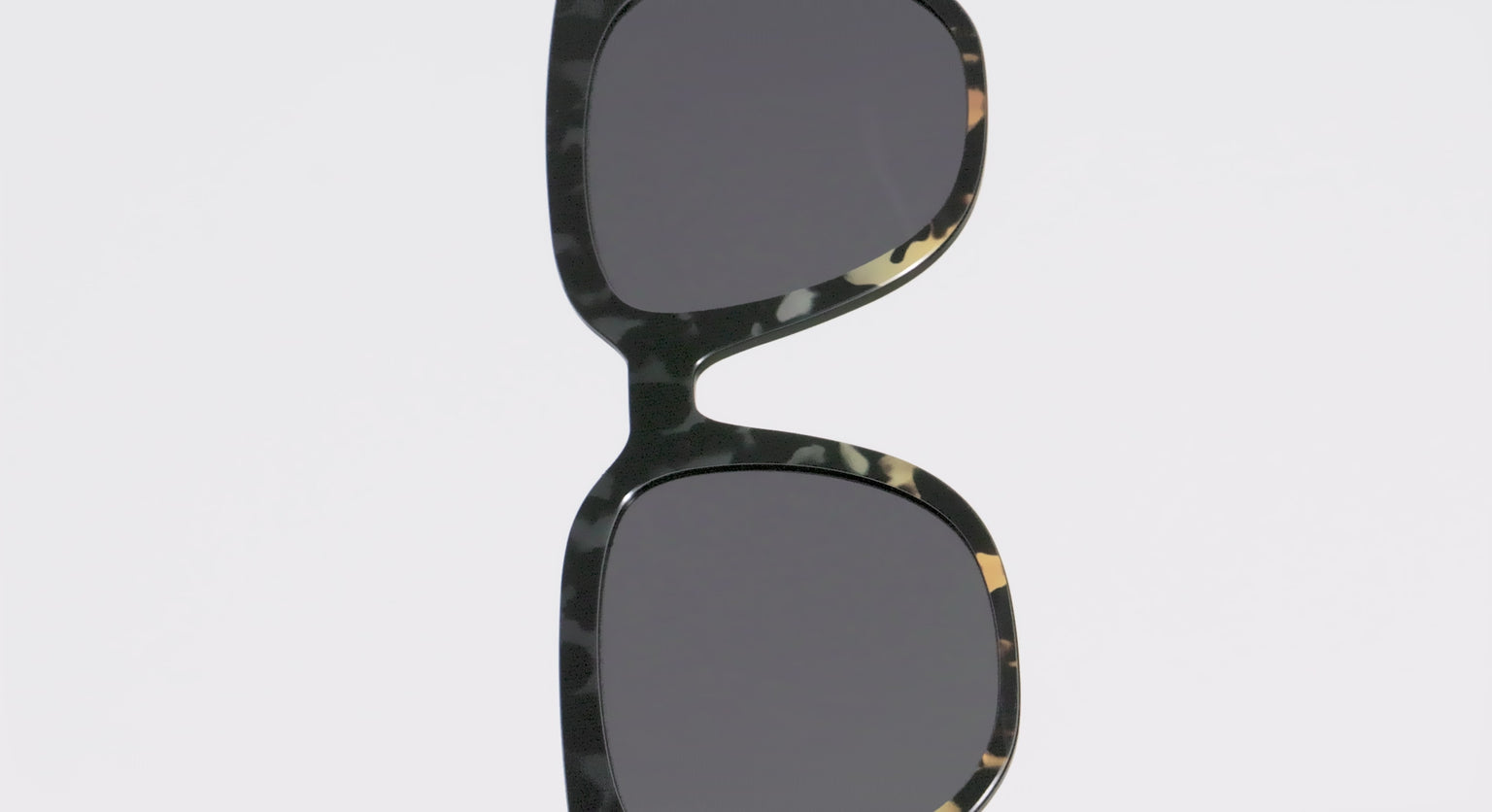 The Polarized Shadow Tortoise Sun Top - LifeStyle Thumbnail Video1 - Pair Eyewear