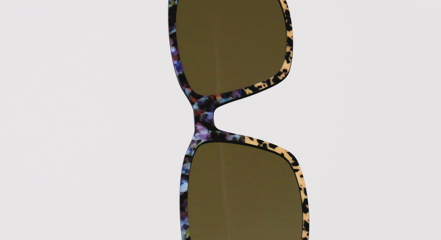 The Polarized Oasis Tortoise Split Sun Top - LifeStyle Thumbnail Video1 - Pair Eyewear