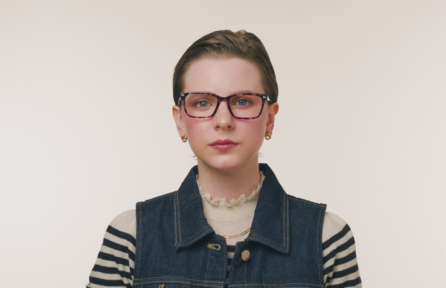 The Wanda - LifeStyle Thumbnail 3 - Pair Eyewear
