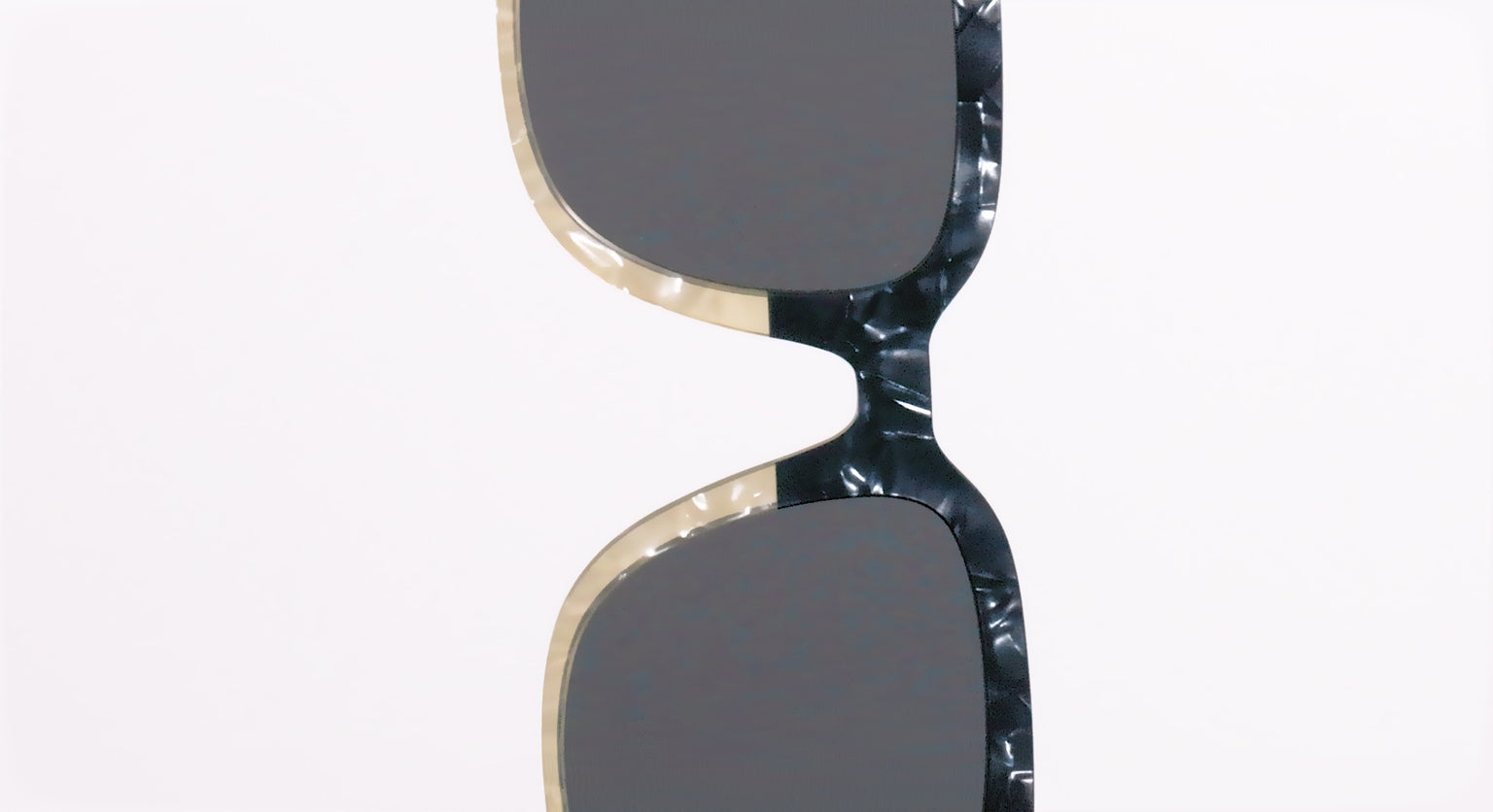 The Polarized Navy to Taupe Pearl Split Sun Top - LifeStyle Thumbnail Video1 - Pair Eyewear