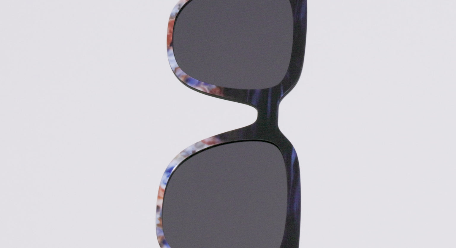 The Polarized Blue Horn Tortoise Sun Top - LifeStyle Thumbnail Video1 - Pair Eyewear